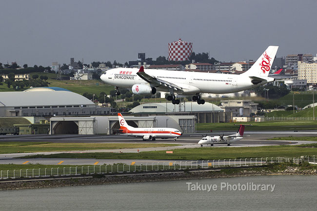 航空機写真　香港ドラゴン航空機　RAC機　JTA南西航空塗装機