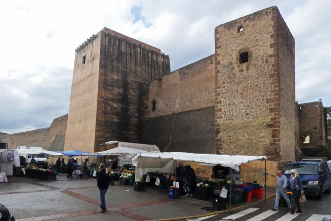 Cuevas del Almanzora markets and Castillo Del Marqués del los Vélez