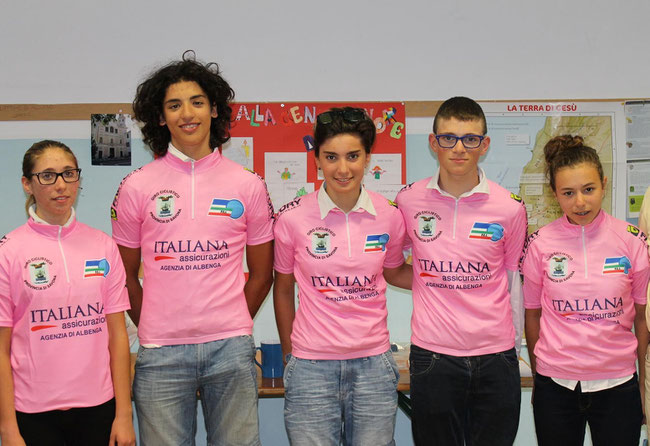 DA SX GIULIA TORTA, SAMUELE MANFREDI, GLORIA SCARSI, LORENZO BERTOLINI E BEATRICE ROSA