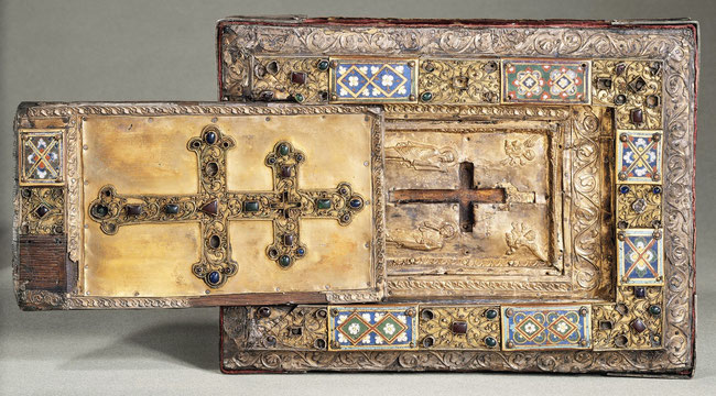 Reliquaire de la Vraie Croix avec couvercle à glissière, XIe et XIIe siècles, Constantinople © Musée du Louvre.