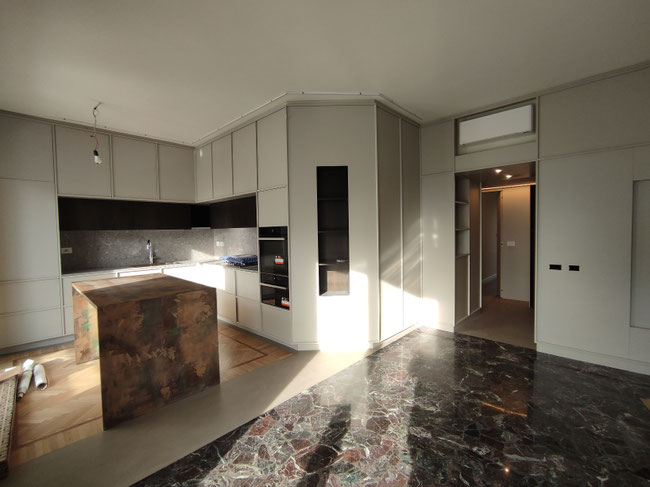 Imbiancature Milano, pavimentazioni resinate Milano, Resina per capannoni industriali, resine autolivellanti, resine artistiche. imbianchino Milano.