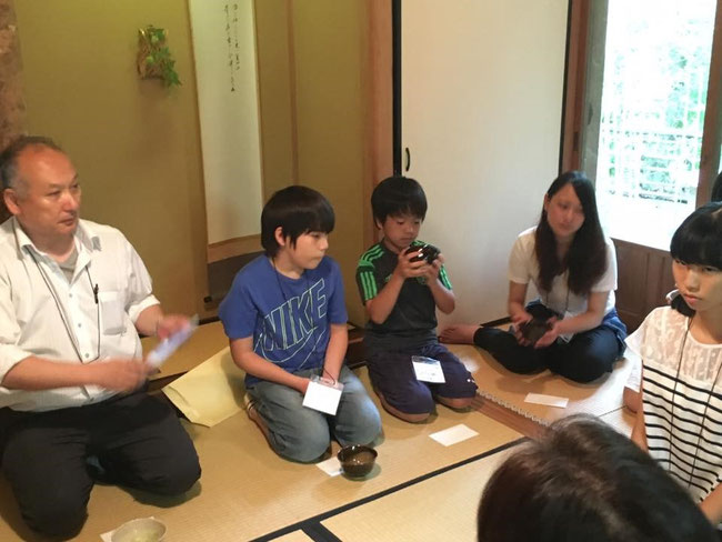 茶室での茶会体験。