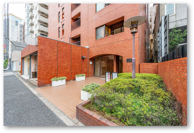 2025年10月21日撮影　南青山セピアコートのエントランス