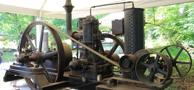 Im Motorenmuseum Lütjensee sind historische vielfach lauffähige Motoren ausgestellt (Foto Dr. Hochhaus)
