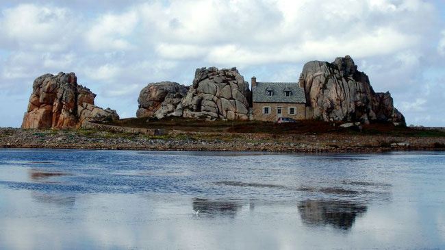 La casa nella roccia a Plouguesgrant