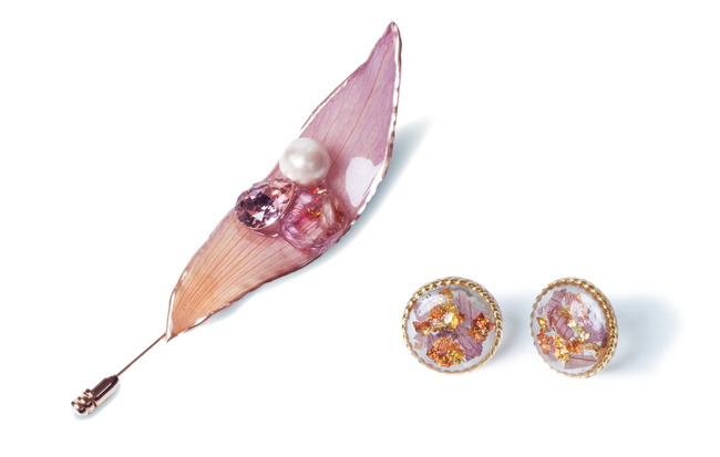 halotusの本物の蓮の花を使ったアクセサリー