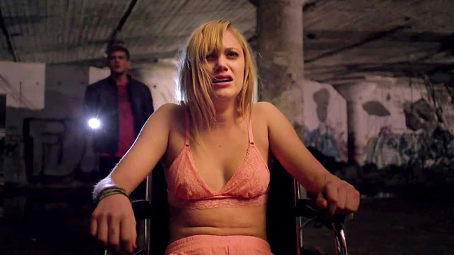 Maika Monroe in It Follows