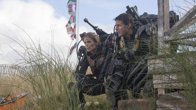 Emily Blunt & Tom Cruise in Edge of Tomorrow