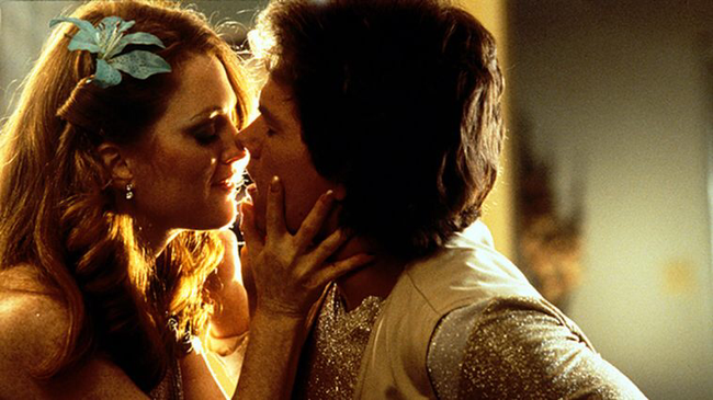 Julianne Moore & Mark Wahlberg in Boogie Nights