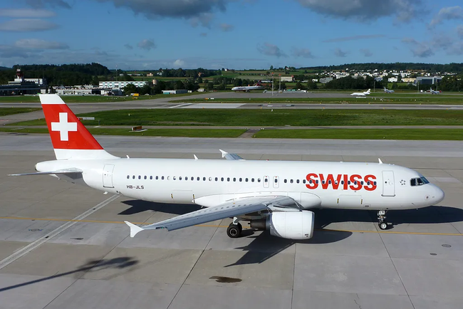 HB-JLS Airbus A320-214 5069  cfm56-5B4/3  Swiss International Air Lines 2012 @ Zurigo ZRH 08 2012 © Piti Spotter Club Verona