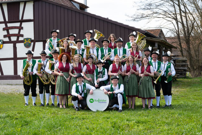 Gruppenbild der Roßfelder Musikanten