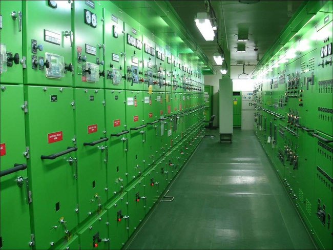 Bild 5: Schaltraum für Hochspannung (Foto: Prof. Ackermann)           