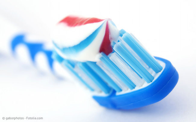 Für welche Zahnpasta soll ich mich entscheiden? Tipps vom Zahnarzt!