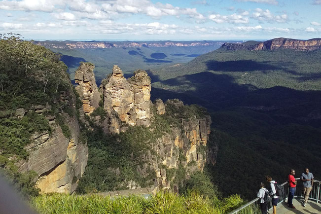 The Three Sisters and the Jamison Valley