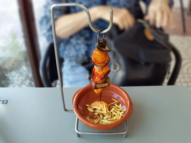 Chicken skewer tapa at Stilo Campo cervecería