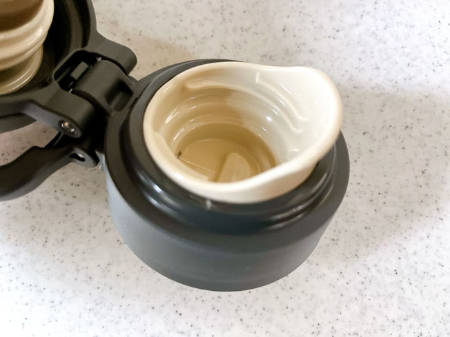 飲み口が新構造のフルイドテック構造になっている