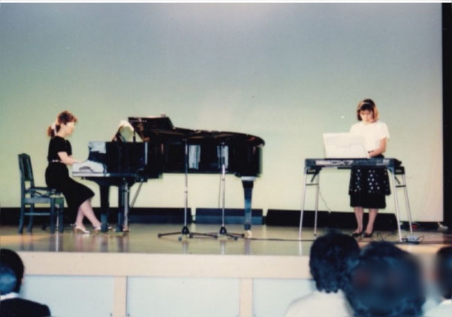 講師は学生時代、横浜博覧会（1989）で後輩2人とステージを務めました。クラシック、ポップスなどを演奏、楽しい思い出です。