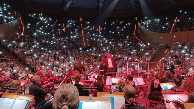 Foto: Simon Schomäker: HÖHNER CLASSIC August 2022 in der Kölner Philharmonie