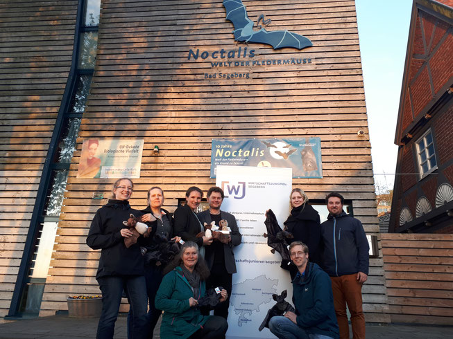 Wirtschaftsjunioren Gruppenfoto vor dem Noctalis