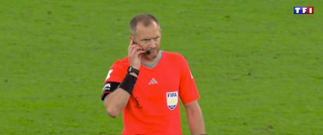 « Allo la pub ? Y a pas but. C'est pas fini ! »
