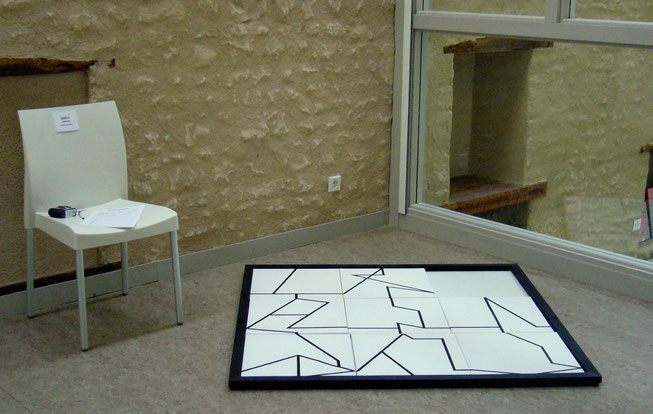 installation "3X3-1" - 120X120 - 2011 - médiathèque de VOUILLE (86)