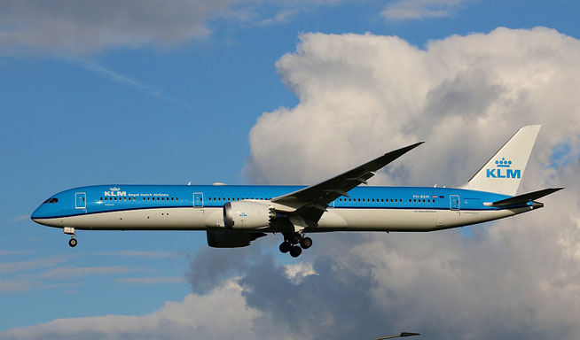 B 787-10  " PH-BKM "  KLM Royal Dutch Airlines -2