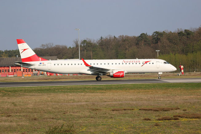 ERJ-195LR (190-200LR) " OE-LWC "  Austrian Airlines -1