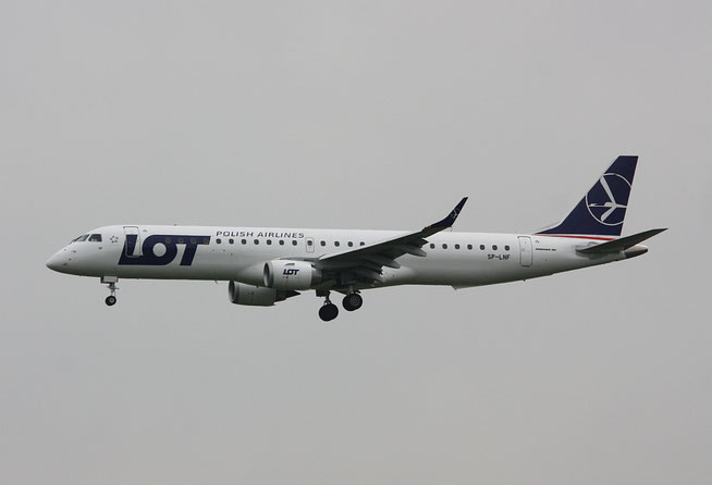 ERJ 195LR " SP-LNF " LOT Polish Airlines -1