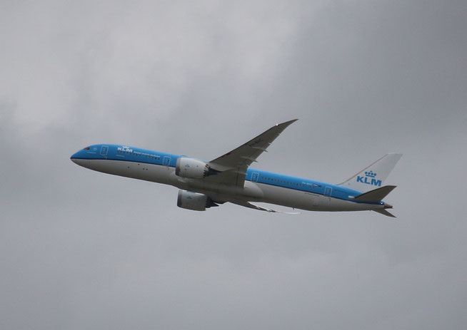 B787 PH-BHC-2