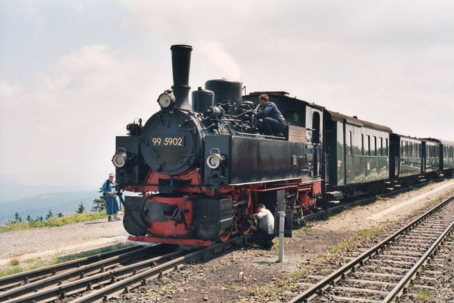 99 5902 auf dem Brockenbahnhof (2003)