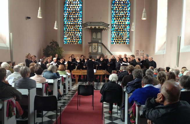 Das Bonner Vokalensemble in der Evangelischen Kirche Oberwinter. Foto: Bonner Vokalensemble