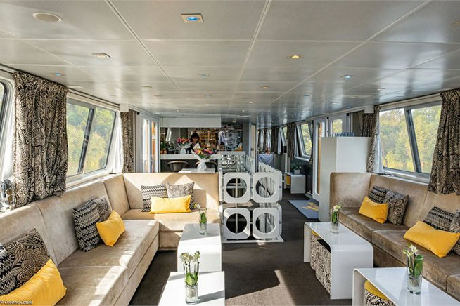 Lounge und Bar auf der MS Madeleine 2026