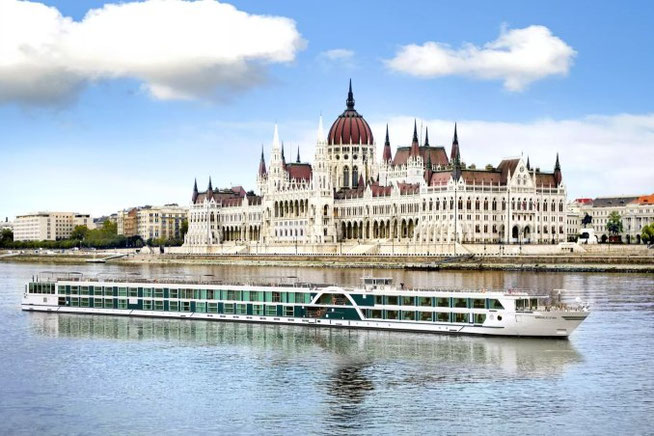AMADEUS Star in Budapest