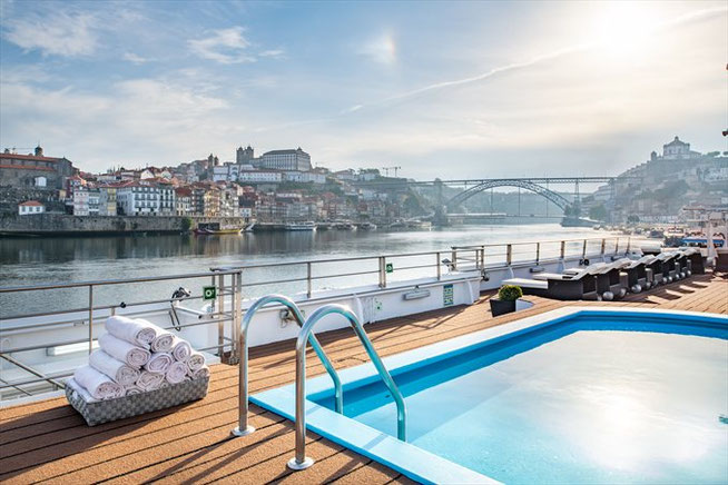 Außenpool auf der Douro Queen 2026 