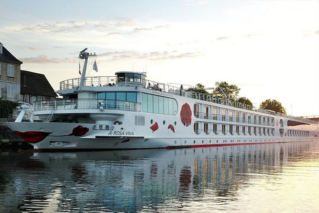 Flusskreuzfahrtschiff A-ROSA VIVA auf der Seine 2026