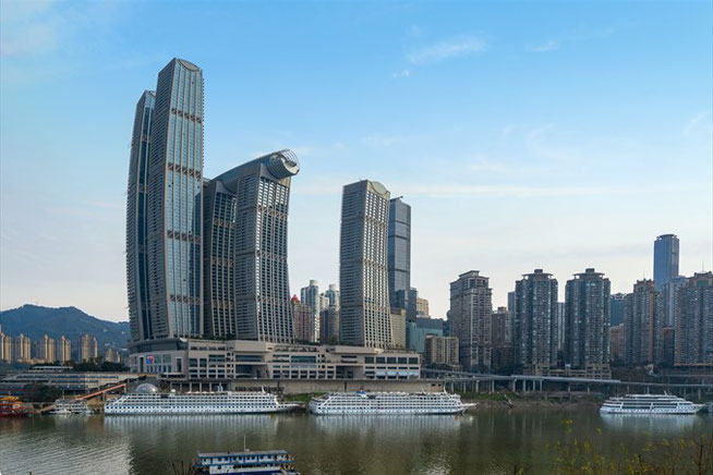 Flusskreuzfahrtschiffe in Chongqing