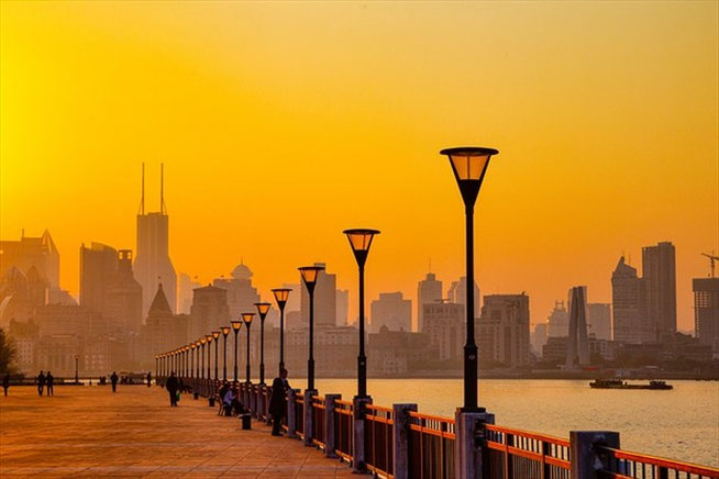 Shanghai Skyline am Abend