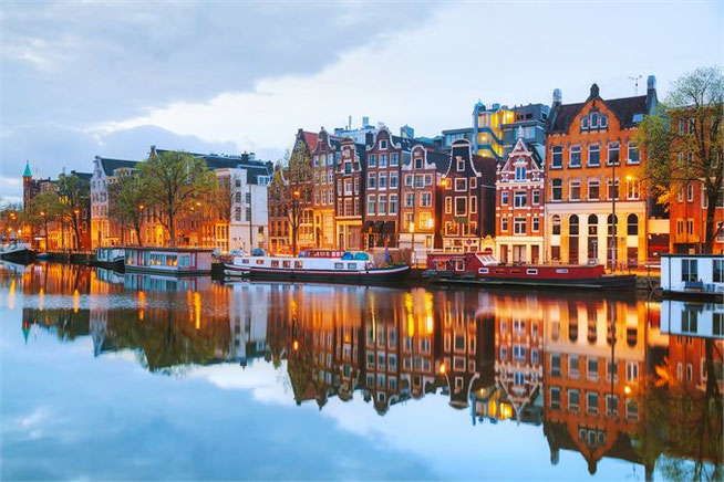 Amsterdam Altstadt in der Blauen Stunde