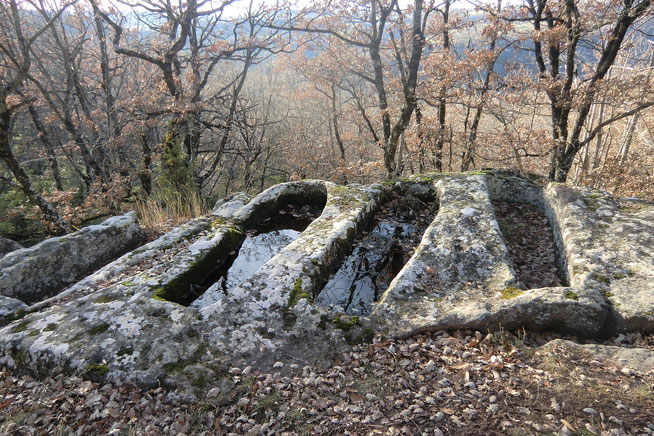 Les sarcophages de la Roubière
