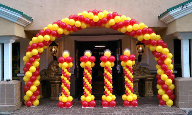 arco y columnas de globos
