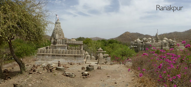 Bild: Blick auf die Tempelanlage in Ranakpur in Rajasthan, Indien