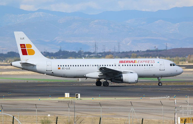 A320 EC-LLE-1