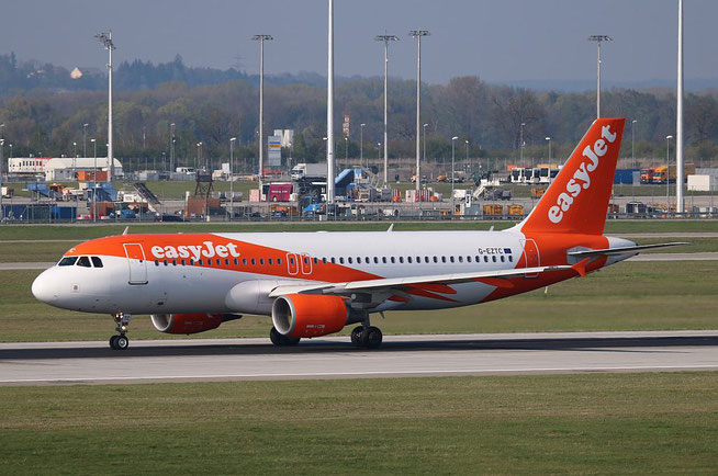 A 320-214  " G-EZTC " easyJet -1