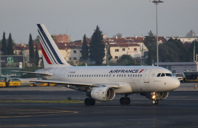 A 318-111  " F-GUGB " Air France -1