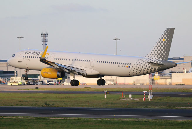 A321-231 (W) " EC-MJR "  Vueling Airlines -2