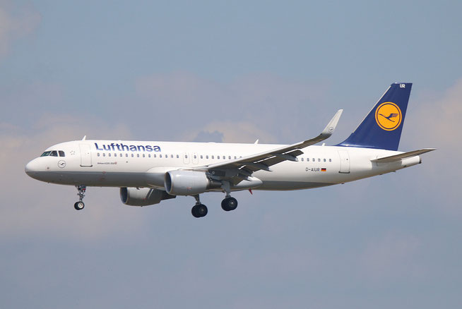 A 320-214/W  " D-AIUR "  Lufthansa -1