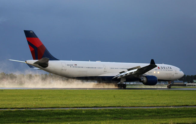 A 330-323  " N802NW "  Delta Air Lines -2