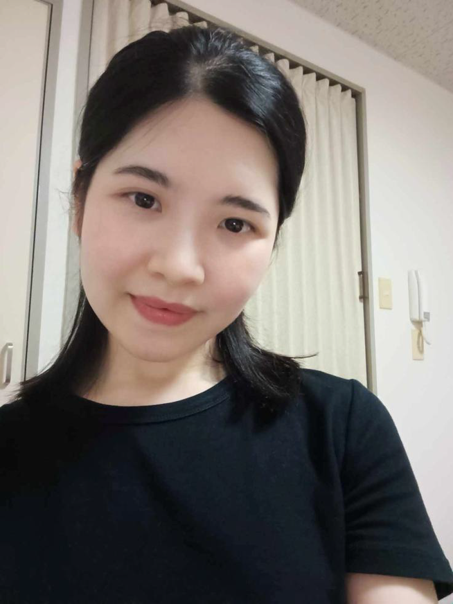 会員番号VH82・コア ティ ザンさんのプロフィール写真。大阪府在住、29歳の在日ベトナム女性。大学卒業、日本語能力試験N2取得、通訳として勤務。初婚で国際結婚を希望する穏やかで優しい女性。