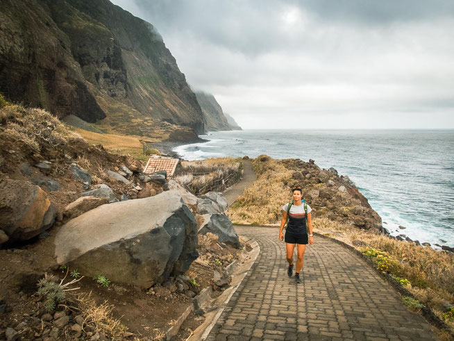 Madeira - die schönsten Wandertouren auf der Blumeninsel (hier: von Achadas da Cruz nach Porto Moniz)