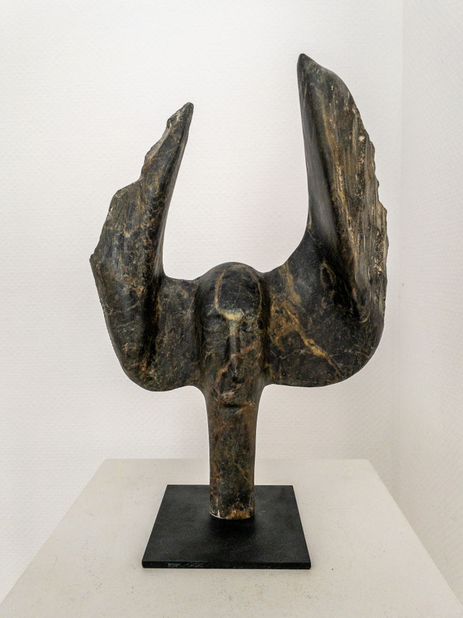 Heidrun Feistner: Nächtig / Die malenden Steine / Stein / 35,5 cm / 2025 / Foto Olaf Mokansky